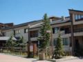 Gondola Square Condominiums ホテル詳細