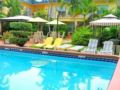 Grand Palm Plaza (Gay Male Clothing Optional Resort) A North Beach Village Resort Hotel ホテル詳細