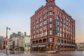 Homewood Suites by Hilton Milwaukee Downtown ホテル詳細