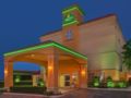 La Quinta Inn & Suites Tulsa Central ホテル詳細
