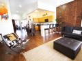 Lenox Ave Unit 4 by Luxury Living Suites ホテル詳細