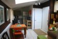 Private, quiet, and accommodating 1-Bedroom House ホテル詳細