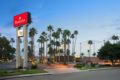 Ramada Hotel & Conference Center by Wyndham San Diego North ホテル詳細