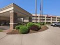 Ramada Plaza by Wyndham Holtsville Long Island ホテル詳細