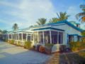 Tropical Winds Beachfront Motel and Cottages ホテル詳細
