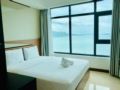 24. 3 Bedroom Ocean View Apartment on the beach ホテル詳細