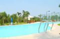 Comfy apartment with pool, tennis court ホテル詳細