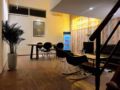 Duplex Hideaway | Stylish Working Space & 2BR ホテル詳細