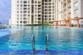 Elegant 2BR Apt Free Gym/Pool 1km to city center ホテル詳細