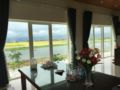 Lotus House with beautiful rice field view ホテル詳細