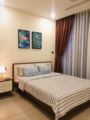 Luxury 2- BED & Bathtub at Vinhomes Golden River ホテル詳細