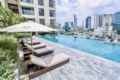 Luxury apartments with city view, free pool / gym ホテル詳細