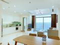 Spacious 3BRS City and River view at Vinhomes ホテル詳細